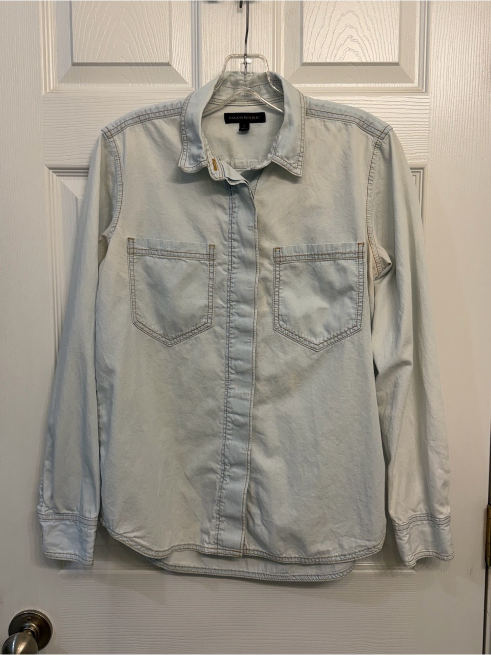 Banana Republic Women’s Light Blue Cotton Denim Long Sleeve Button-Up Shirt S
